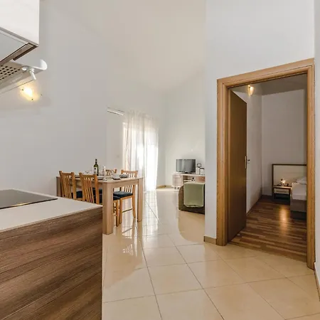 Lovely In With Kitchen Apartmán Vlašići