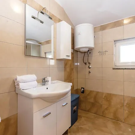 Lovely In With Kitchen *