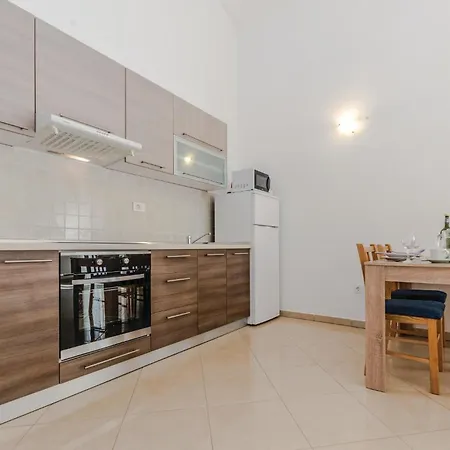 Lovely In With Kitchen